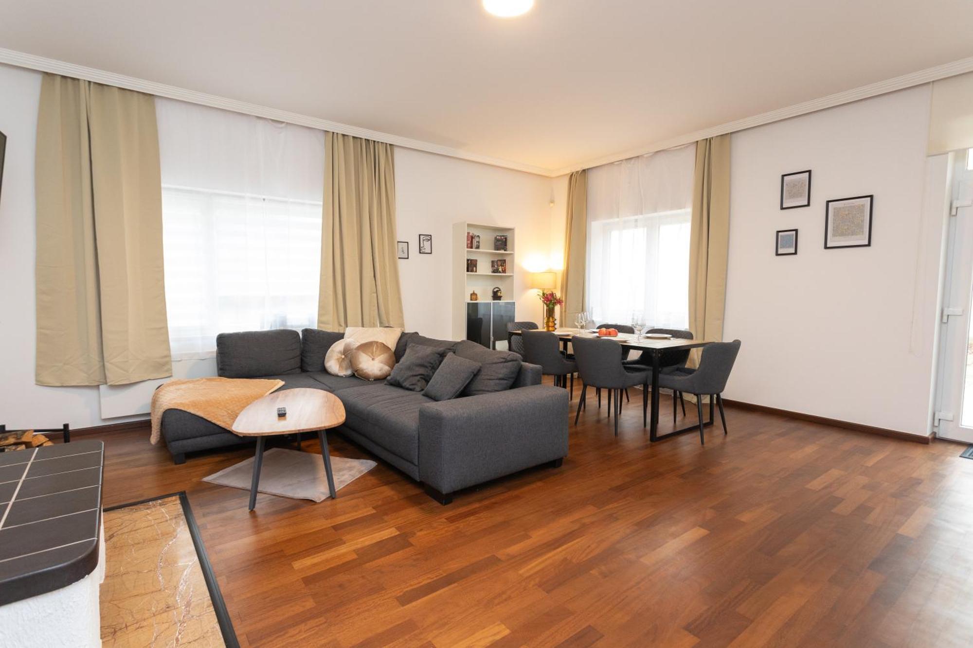 Stadthaus Mit 2 Schlafzimmern & Wohnzimmer Mit Kamin - Kostenloser Privat-Parkplatz Auf Dem Grundstueck Leipzig Eksteriør bilde
